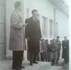 Тренутак свечаног отварања школе 28.11.1960. године. На слици први управитељ школе Милован Јовановић